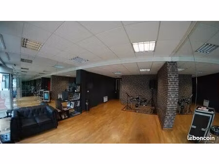 local 51m2 - zone commerciale des grands champs (ancenis)