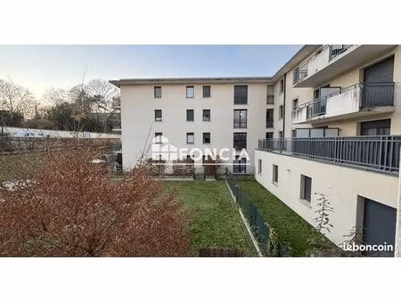 t2 loué recent avec parking