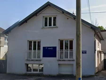 immeuble 198 m² bouxieres aux dames