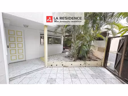 location meublée appartement 1 pièce 10 m² à schoelcher (97233)  550 €