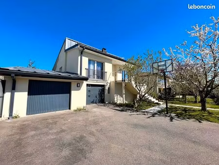 maison 6 pièces 120 m²