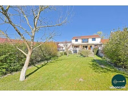 maison 8 pièces 240 m²