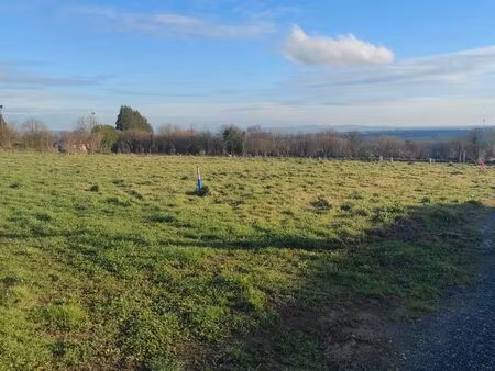 terrain constructible viabilisé à saint jean d'elle