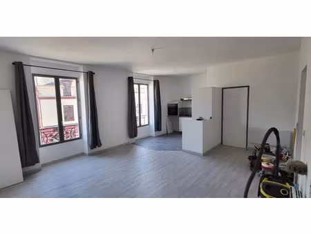 location appartement 4 pièces 73 m² à sillé-le-guillaume (72140)  640 €