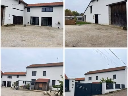 véritable corps de ferme sur 1 hectare de terrain