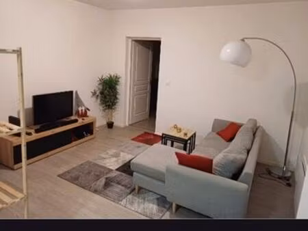 loue f2 de 50 m2 au rdc 470