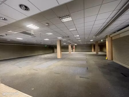 local commercial 618 m² nevers