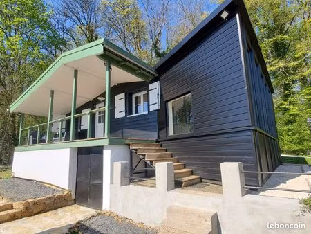 ? maison en bois  nature avec vue