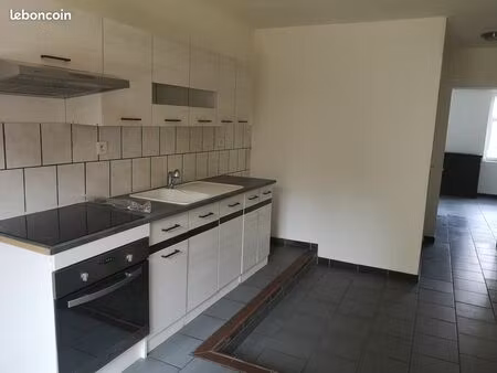 rez-de-chaussée 4 pièces sdb cour