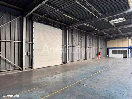 local industriel 2 975 m²