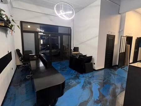 local libéral 130m2