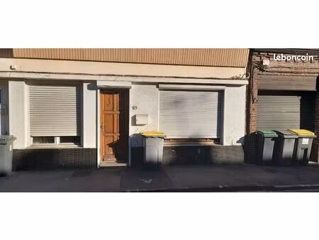 loue garage pour moto.scooter à lys lez lannoy