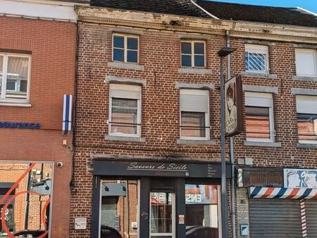 immeuble avec local commercial et appartement