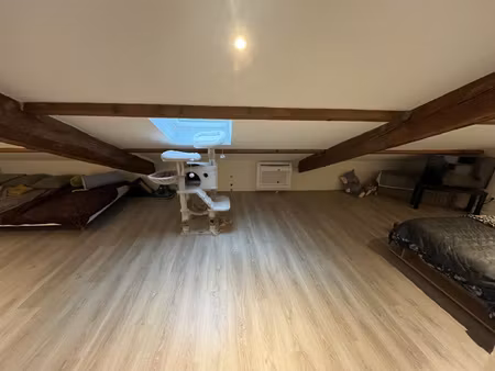 nyons  duplex 57 m2  centre ville  climatisé.