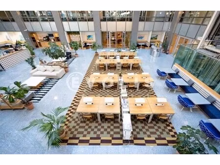 location bureaux 16 m² à 1 080 m²