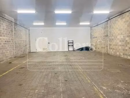 location local d'activités 343 m²