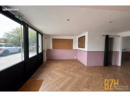 local commercial 54 m² vannes
