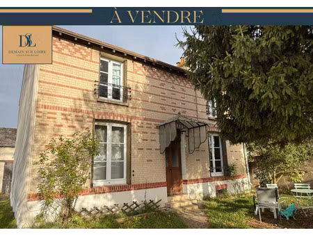 maison de caractère de 130 m² t5 avec garage et jardin