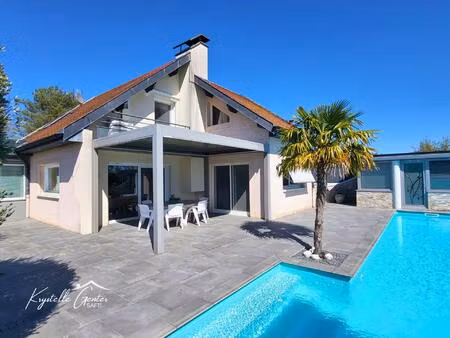 maison familiale avec piscine au coeur de la nature!