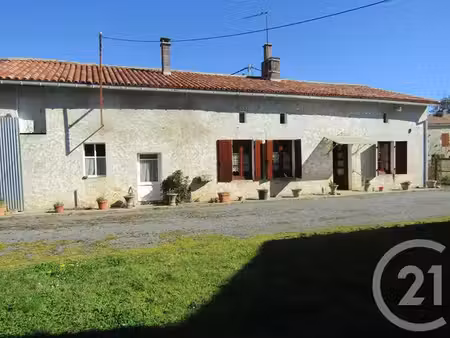 maison à vendre - 4 pièces - 79 m2 - la foret de tesse - 16 - poitou-charentes