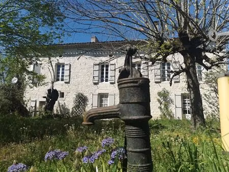 l'espace d'un domaine  le charme de la pierre et la liberté de 2 hectares : votre nouvelle
