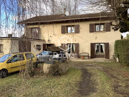 villa avec piscine avec 3 chambres à saint-jean-de-soudain (