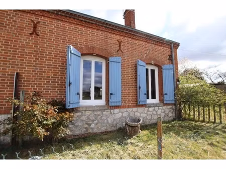 souesmes  village de sologne  maison en briques de 50 m2 + grenier aménageable