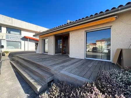 local commercial 70 m2 sur rue sans pas de porte