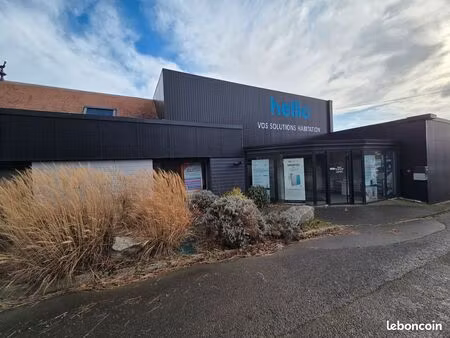 à louer – showroom avec bureaux – excellente visibilité – flers agglo