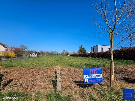 terrain 1196 m² la lande patry