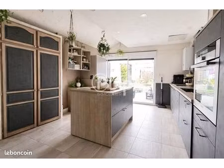 maison 7 pièces 150 m²