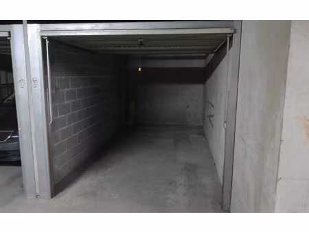 location stationnement  m² t- à saint-laurent-du-var  110 €