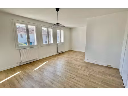 location maison  m² t-3 à coulounieix-chamiers  670 €