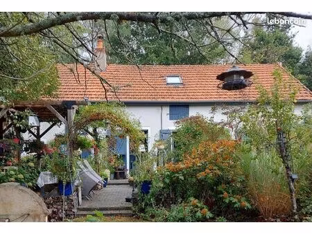 maison dans un hameau au calme