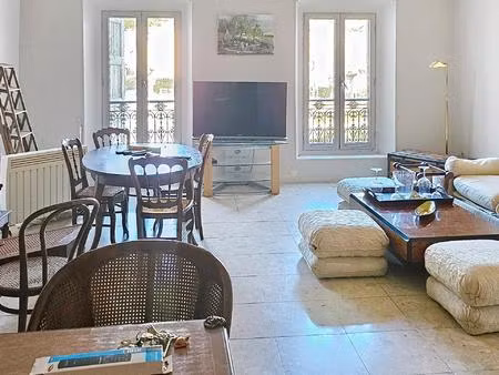 appartement lumineux refait à neuf  vendu meublé en centre-ville d'apt