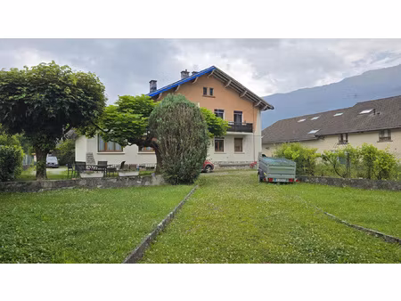 studio de 36m2 avec jardinet et parkings à frontenex