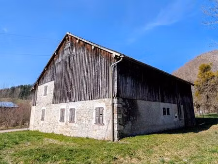 authentique ferme savoyarde a renover - fort potentiel -