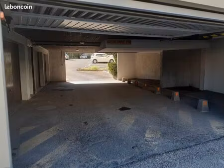 place de stationnement parking