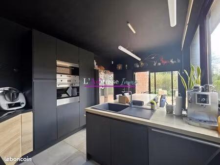 maison 10 pièces 236 m²