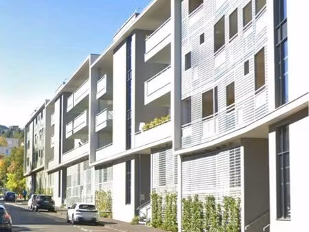 location grande place de parking couverte et sécurisée