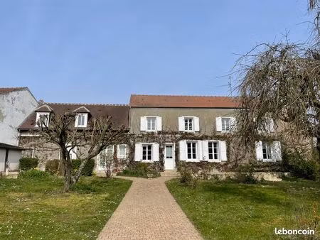 villa 9 pièces de 240m²