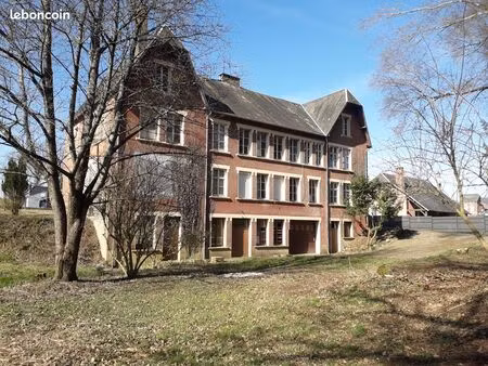 immeuble de 1000 m2 avec terrain de 7000 m2