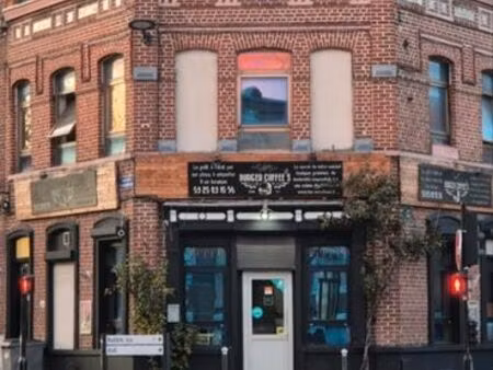 mur commerce + chambres meublé