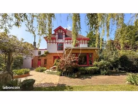 maison 11 pièces 273 m²