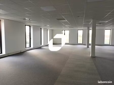 bureaux 1 033 m²