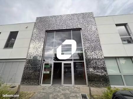 bureaux 351 m²