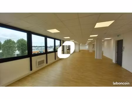 bureaux 245 m²