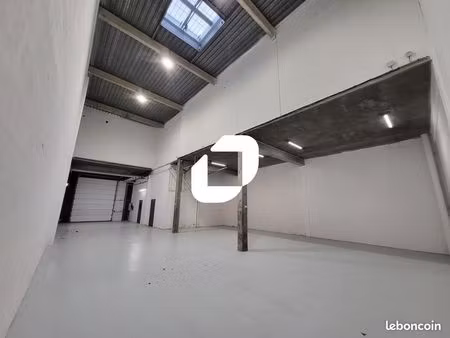 local industriel 233 m²