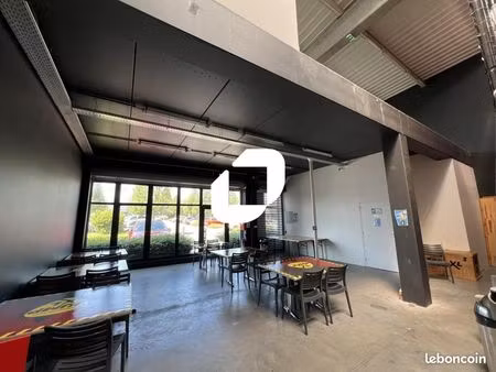 local d'activité 1 842 m²