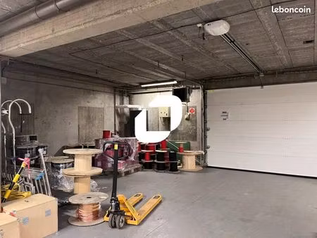 local d'activité 412 m²